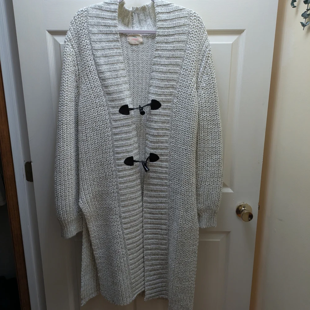 Women's Cream Sweater with Toggle Closures - Picture 1 of 3